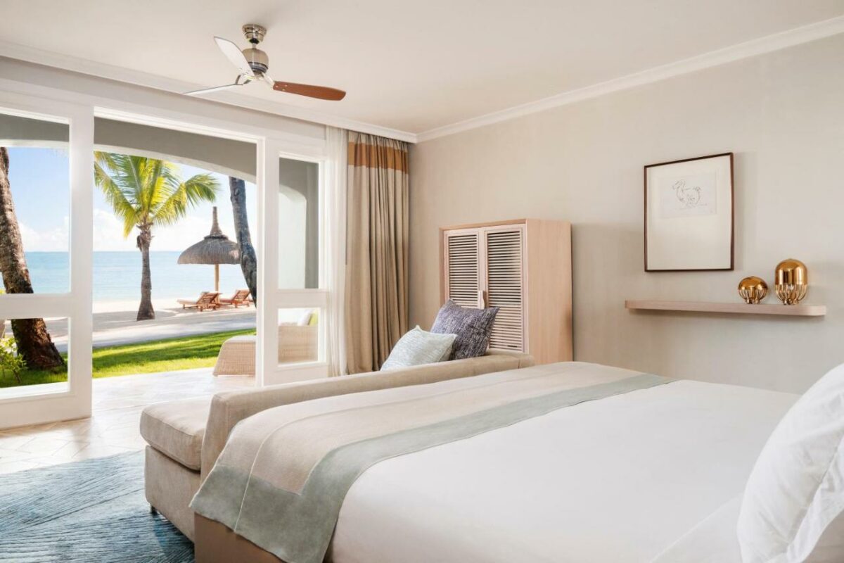 One&Only Le Saint Geran hotel room overlooking the garden, with ocean view.